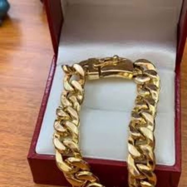 1 cây vàng trol bằng dây xích sắt