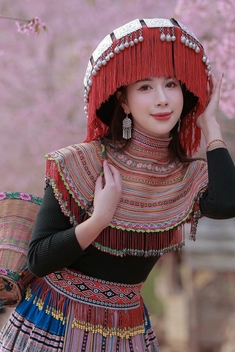 Gái xinh dân tộc tắng