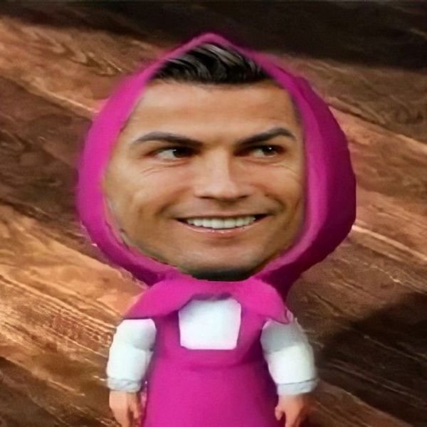 ảnh chế ronaldo quàng khăn đỏ