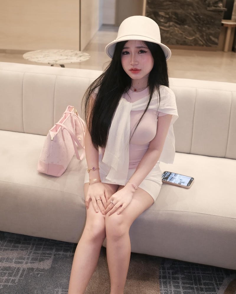 ảnh gái xinh 2k5 đội mũ