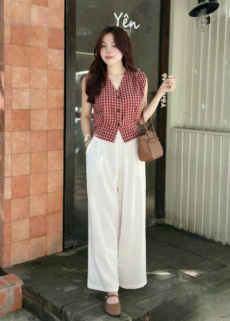 ảnh gái xinh công sở mặc quần trắng