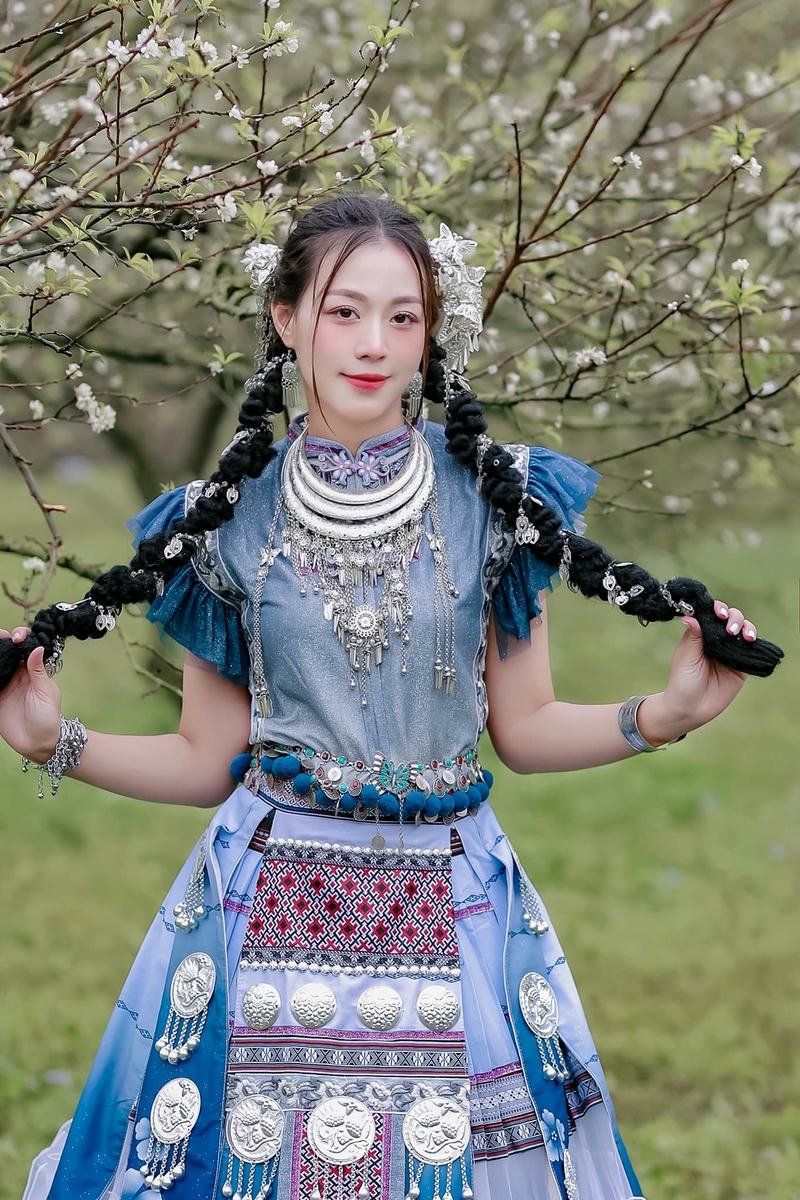 ảnh gái xinh dân tộc tết tóc