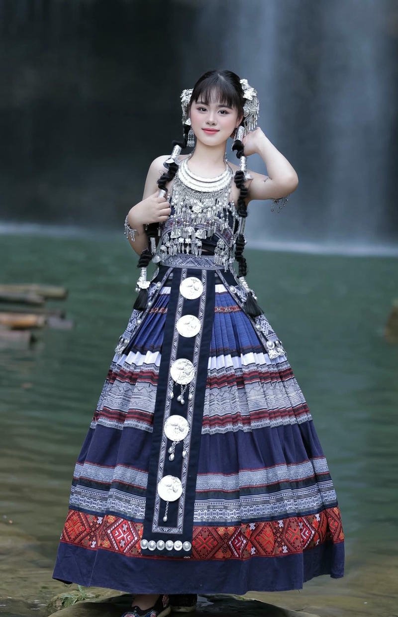 ảnh gái xinh dân tộc thái