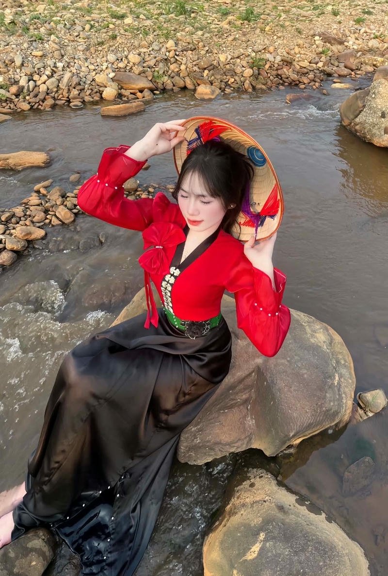 ảnh gái xinh dân tộcc