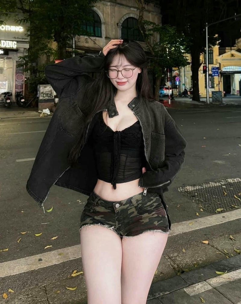 ảnh gái xinh đeo kính cute