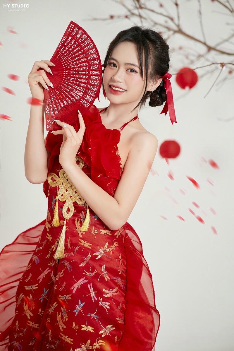 ảnh gái xinh mặc áo yếm