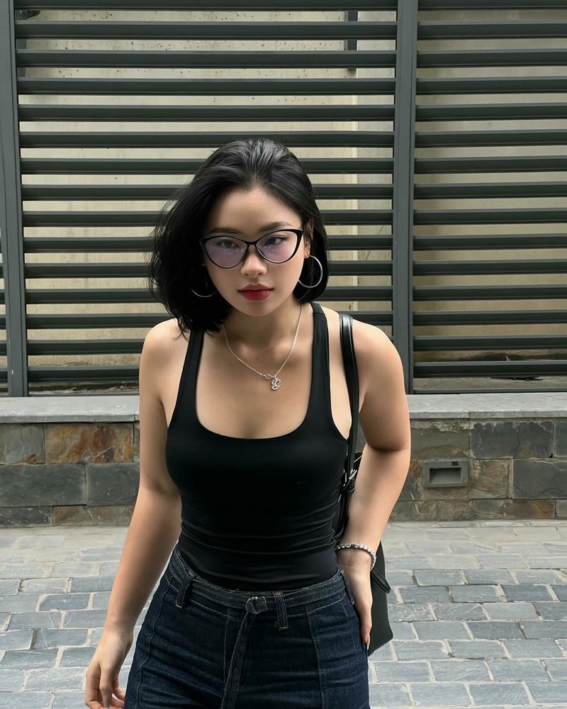 ảnh gái xinh ngầu đeo kính