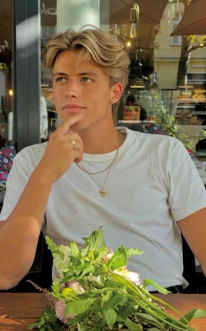 ảnh middle part đẹp