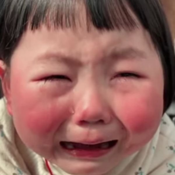 ảnh troll khóc đỏ má