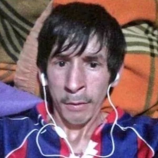 ảnh troll messi đeo tai nghe