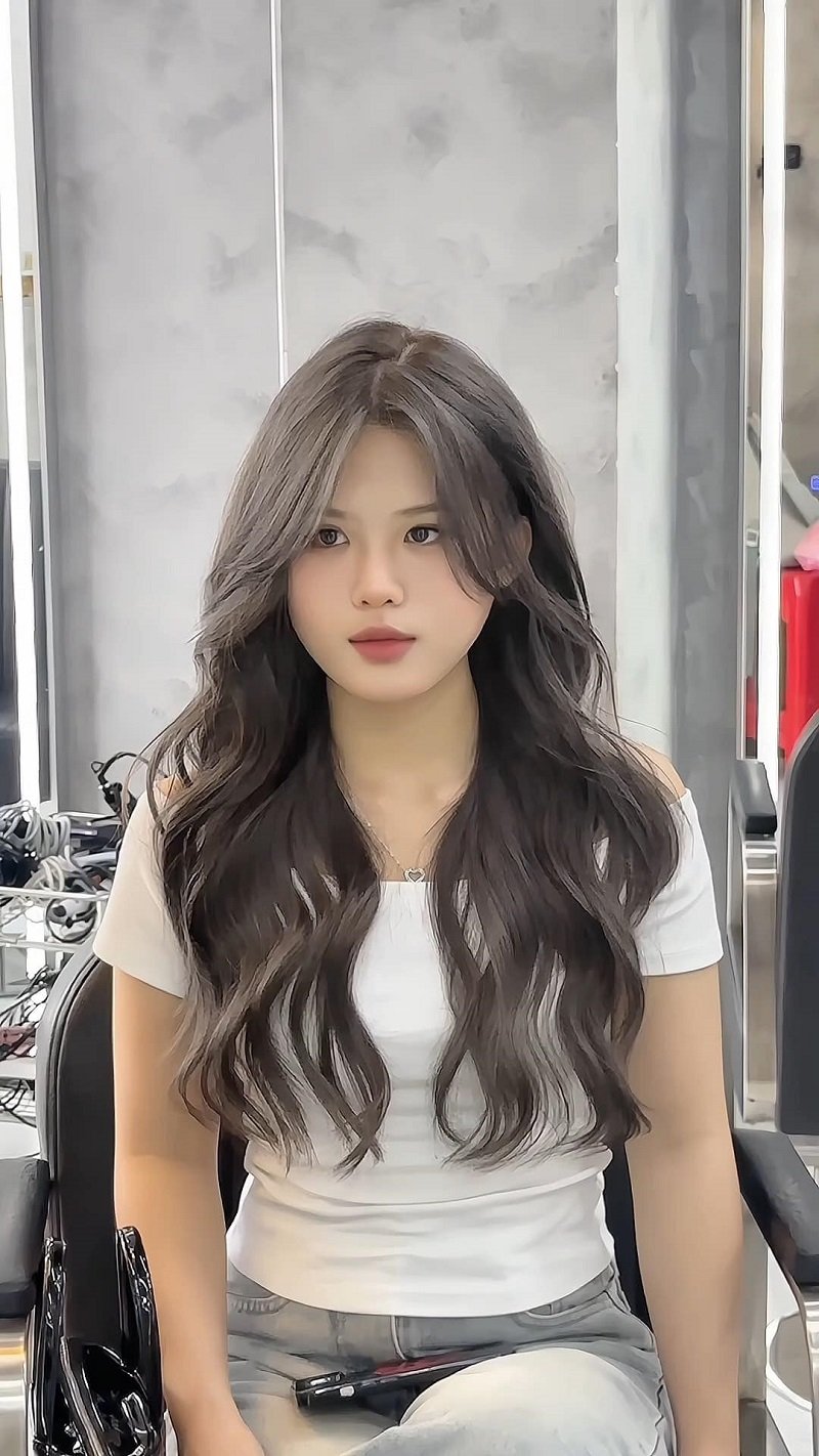 các kiểu tóc uốn đuôi gợn sóng