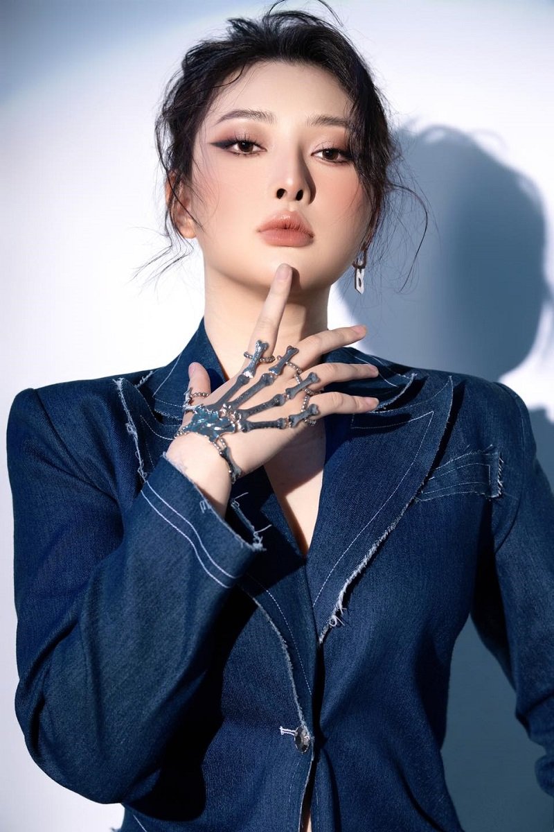 chu thúy quỳnh ít nhưng dài lâu