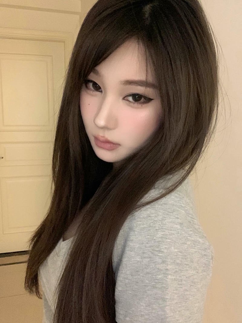 gái đẹp che mặt ngầu