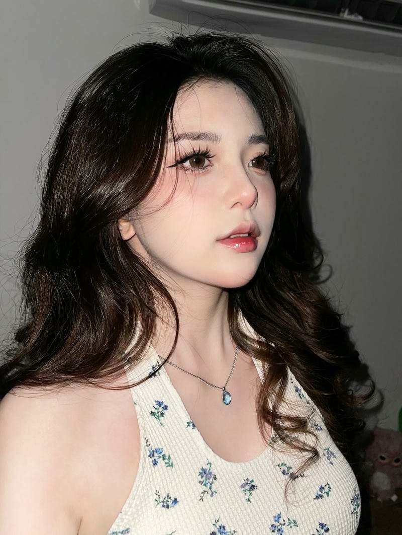 gái xinh 2k3 tóc dài