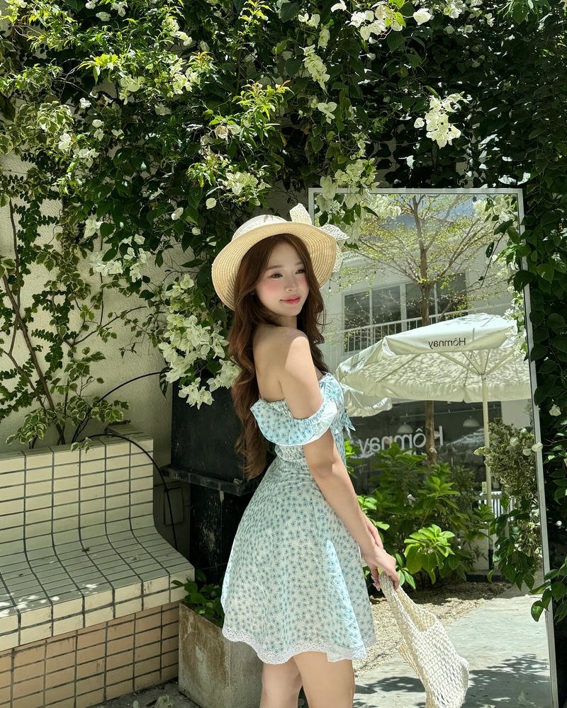 gái xinh 2k4 đội mũ