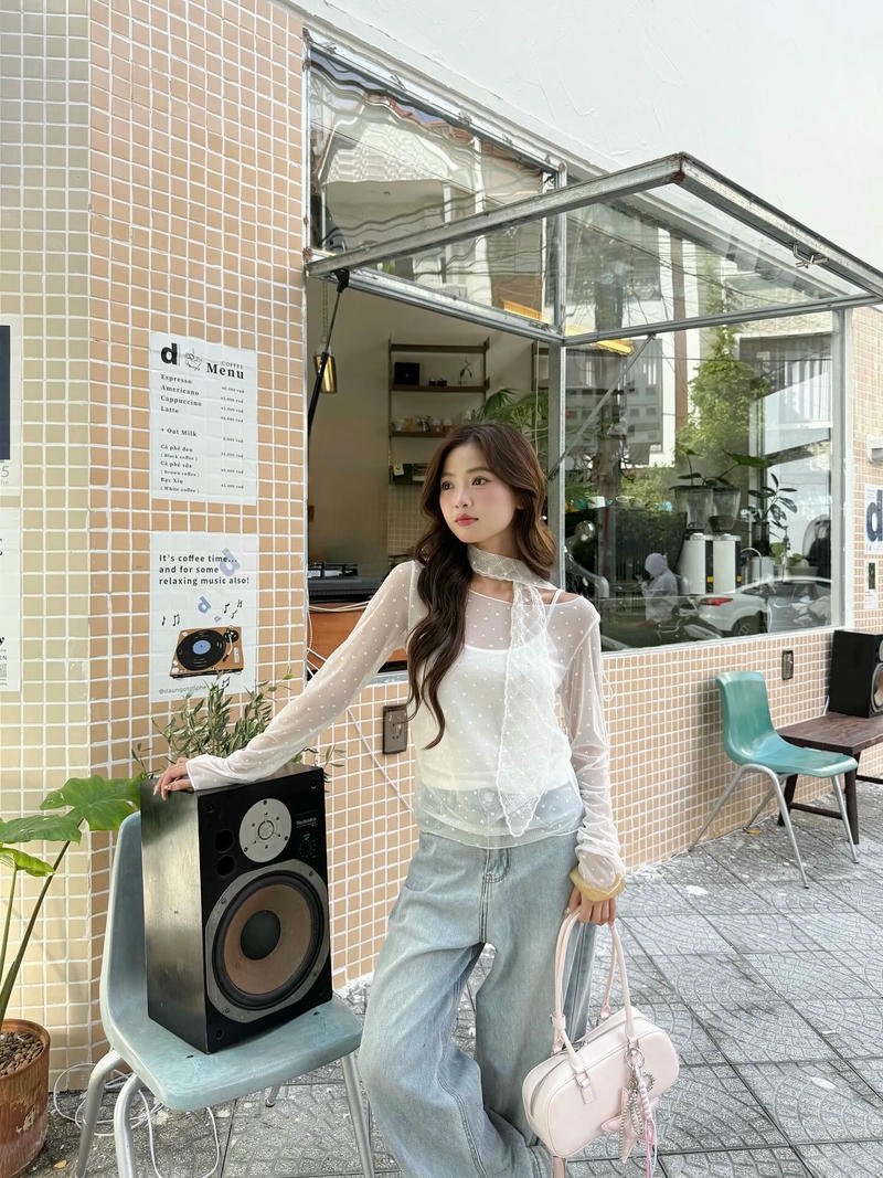 gái xinh 2k4 mặc quần bò