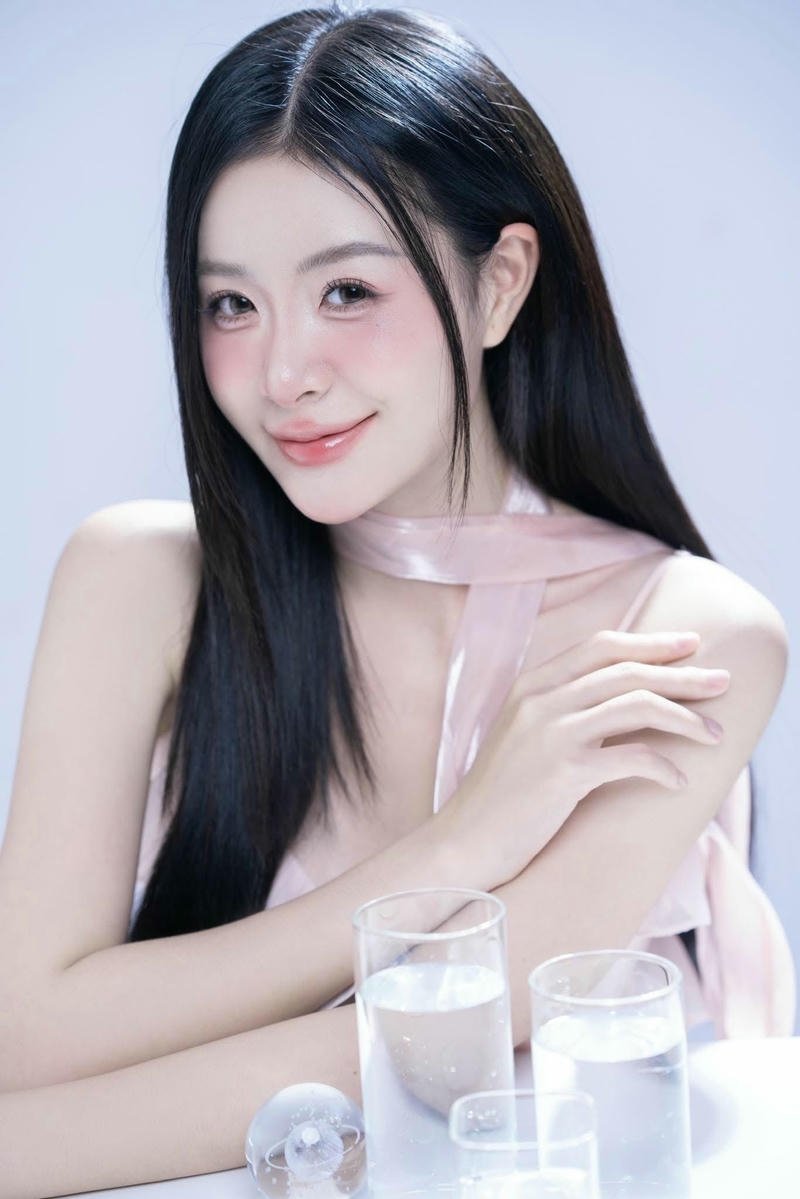 gai xinh 9x cười duyên