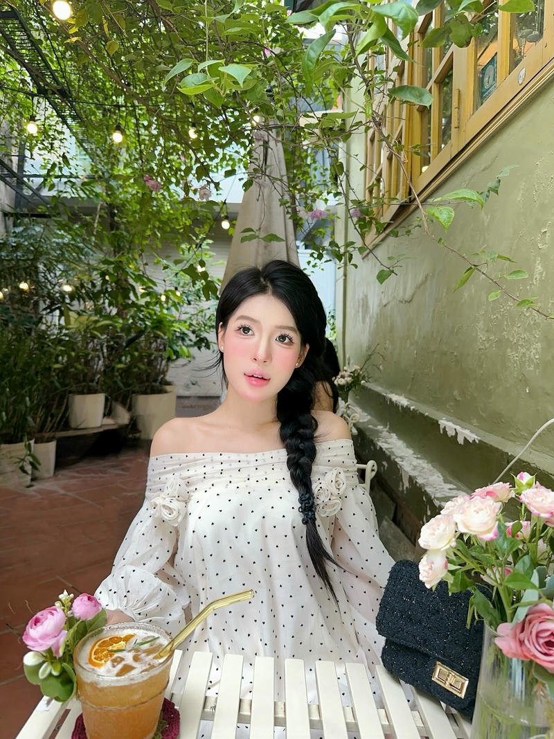 gái xinh đất việt mặc áo chễ vai