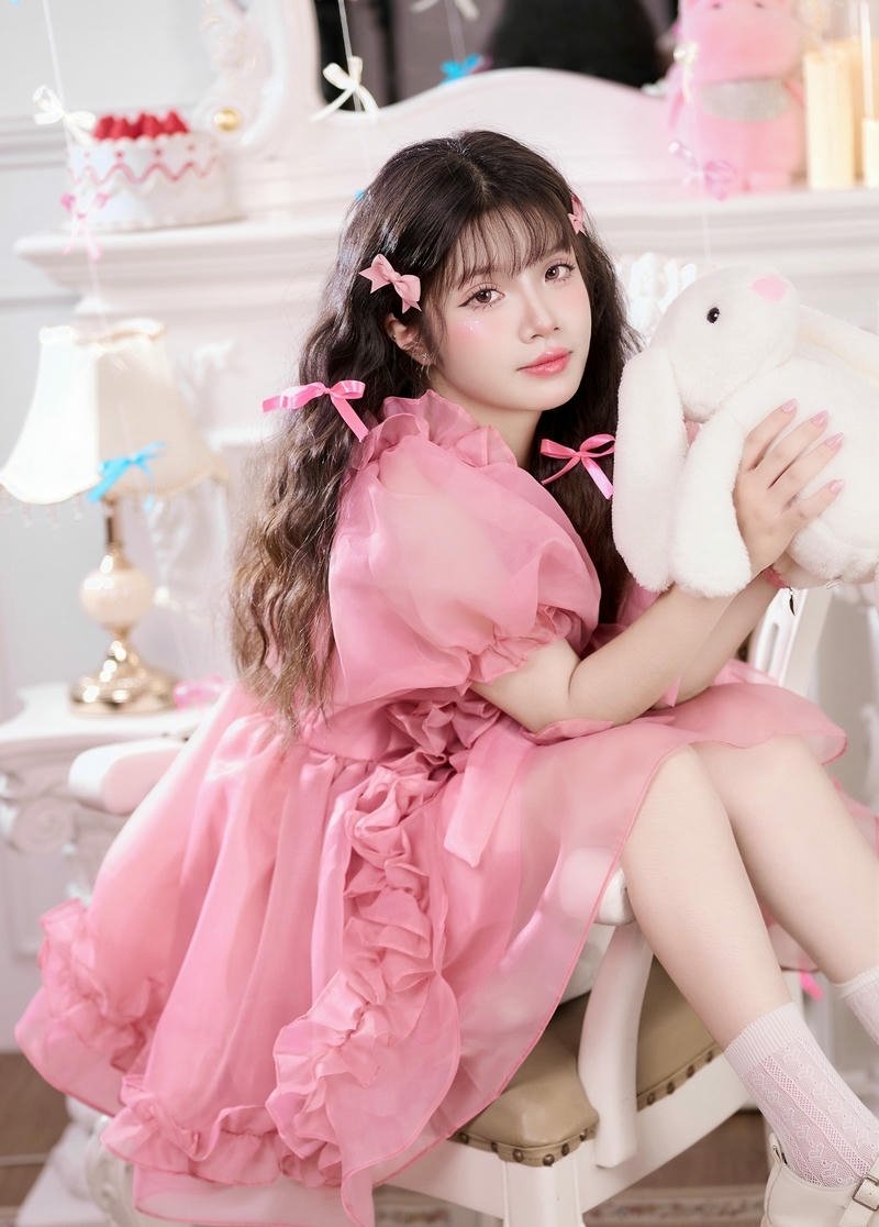 gái xinh đất việt mặc váy hồng