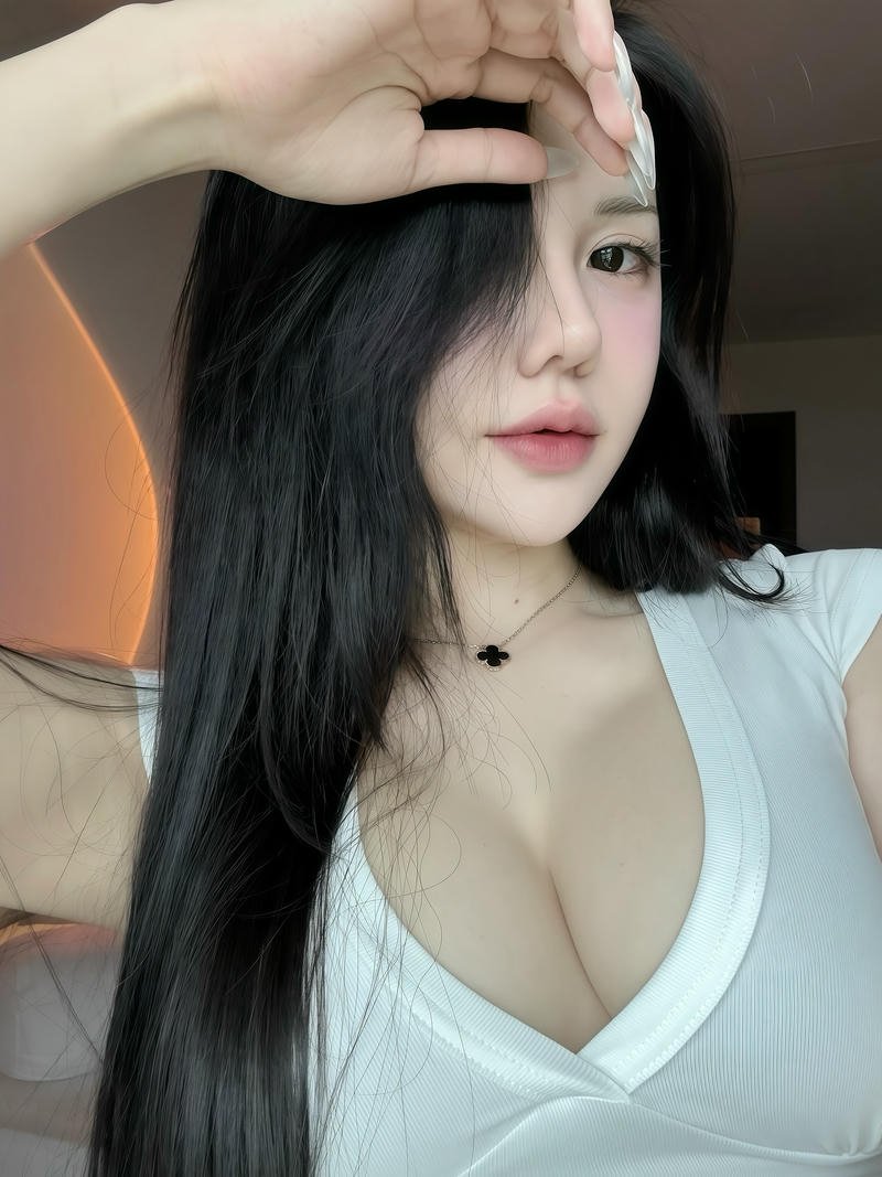 gái xinh hở hang khiêu dâm