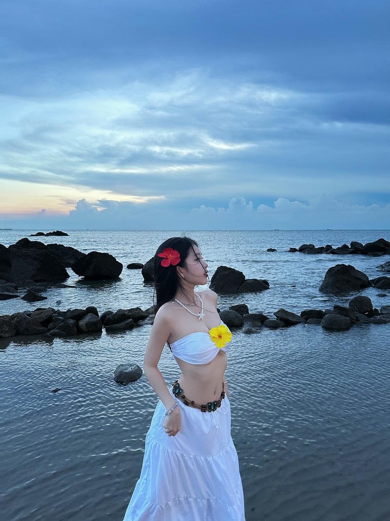 gái xinh hở hang nóng bỏng