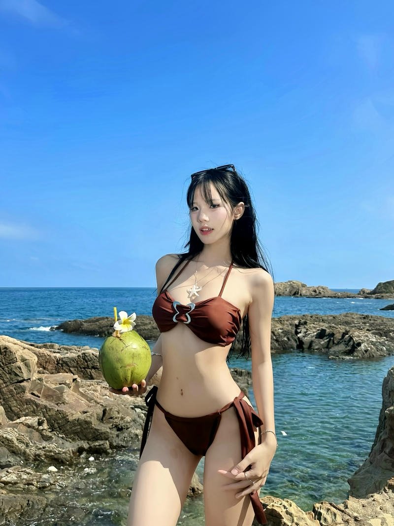 gái xinh mặc hở