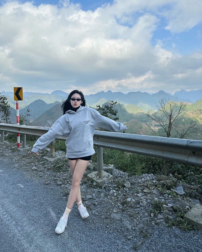 gái xinh mặc quần đùi ngắn