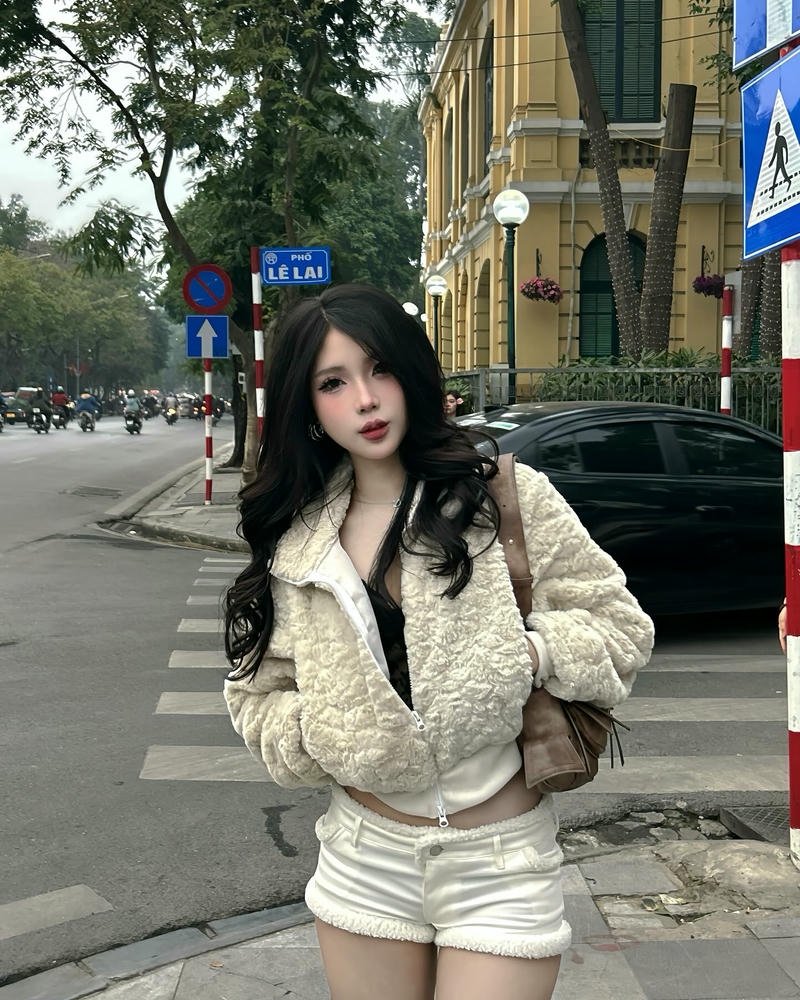 gái xinh mặc quần ngắn sexy