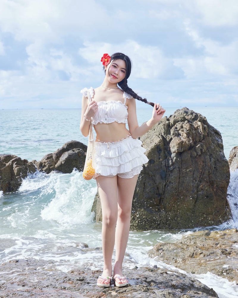 gái xinh tik tok mặc bikini