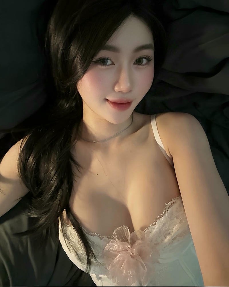 hình gái xinh hở hang