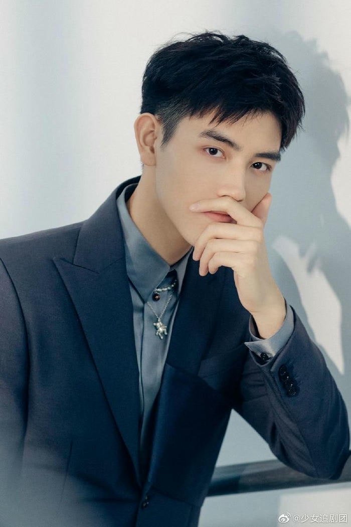 hình tóc nam ngắn mặt tròn đẹp ngầu