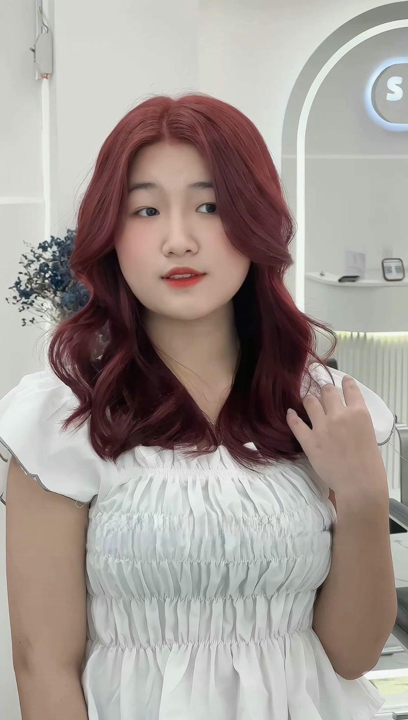 kiểu tóc butterfly cho người mũm mimx