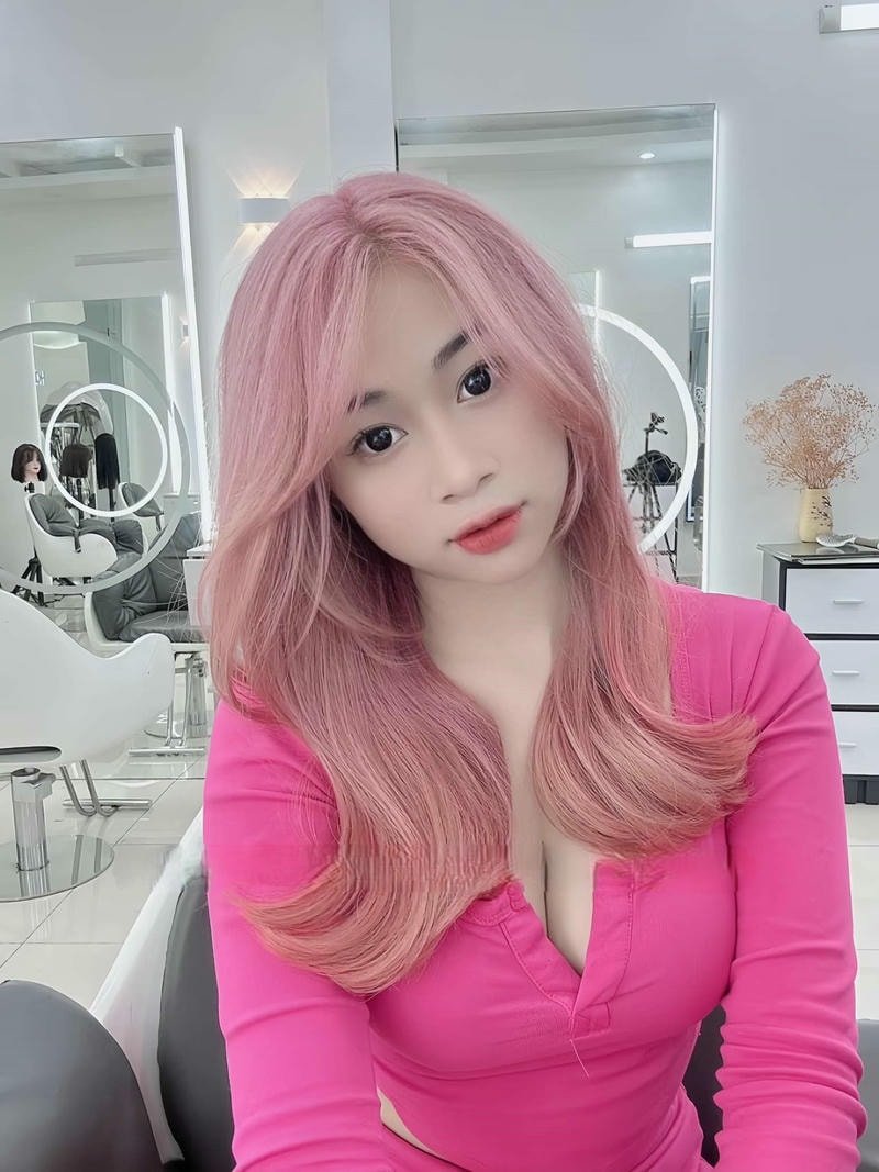 kiểu tóc butterfly hồng