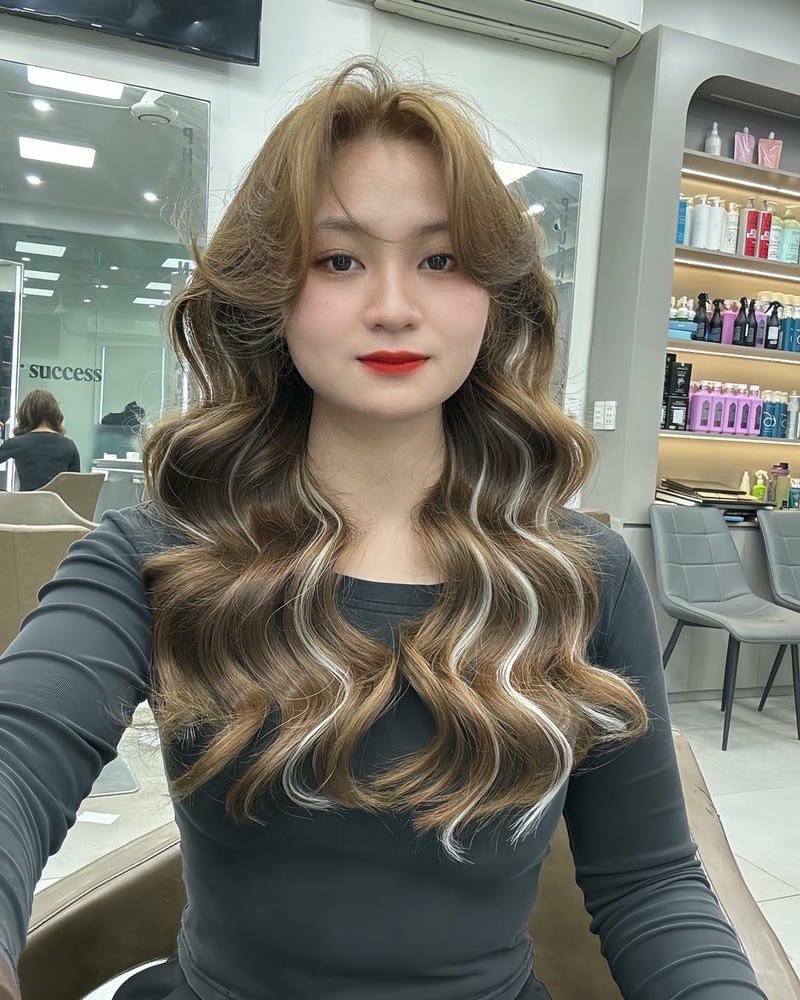 kiểu tóc uốn gợn sóng