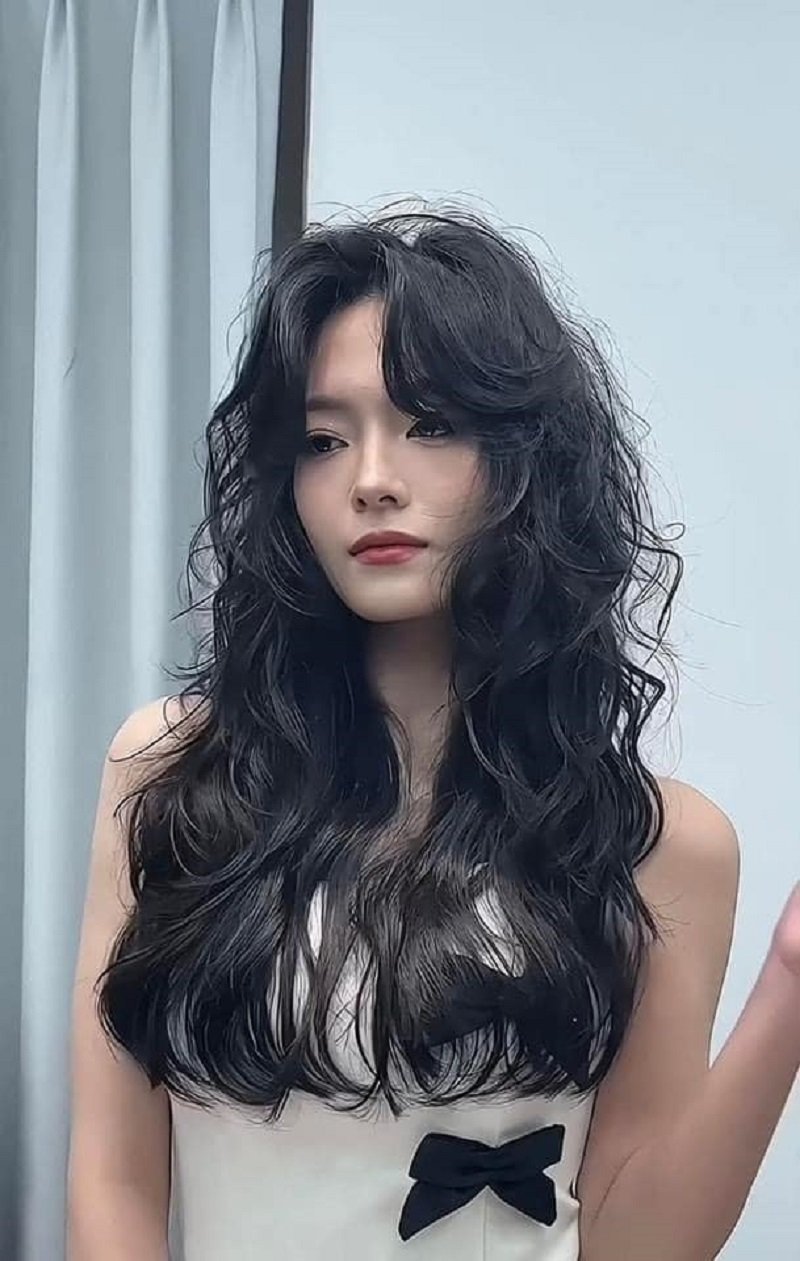 kiểu tóc xoăn mì tôm nữ