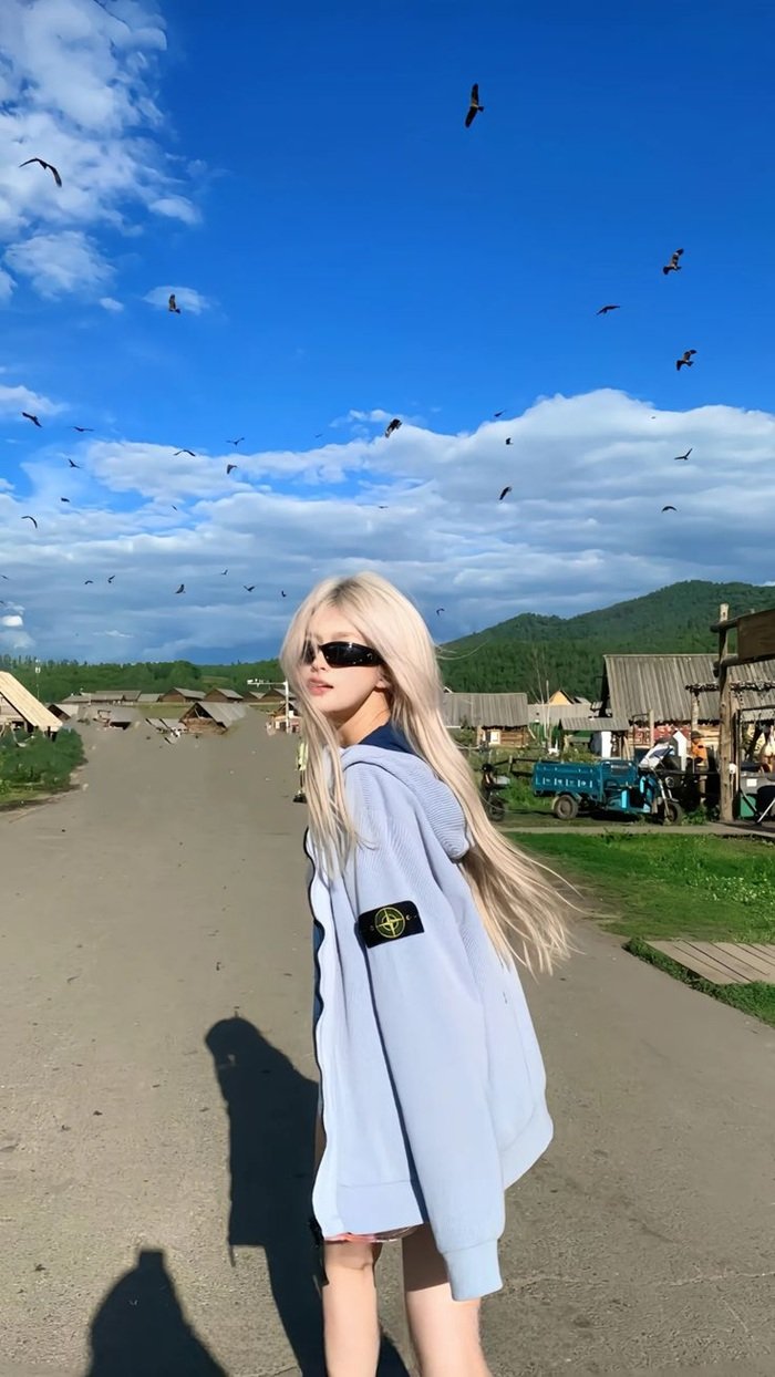 màu tóc bạch kim nữ