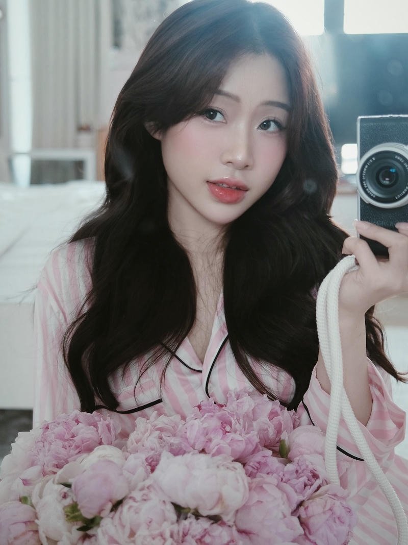 những ảnh hot girl tóc dài che mặt