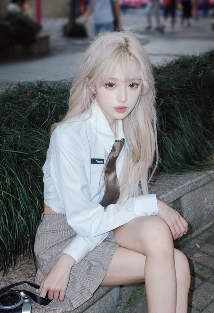 nhuộm tóc bạch kim nữ