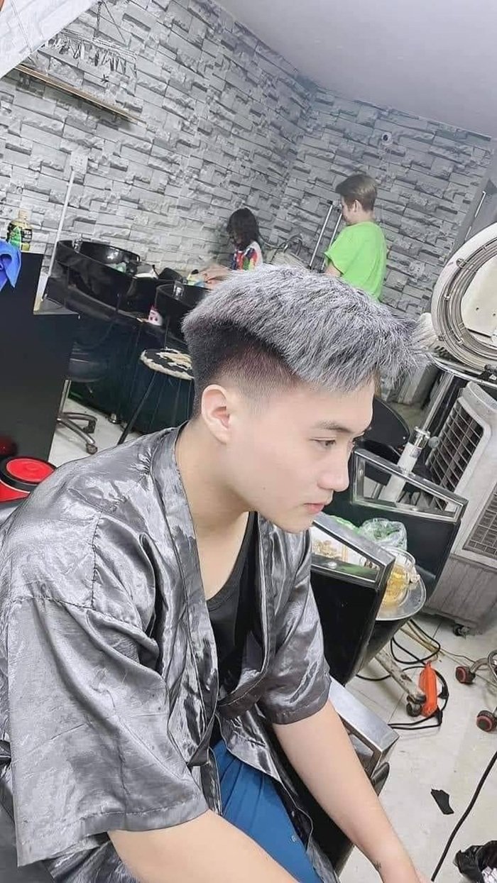 nhuộm tóc nam màu xám khói