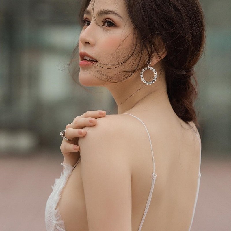 phi huyền trang 1988