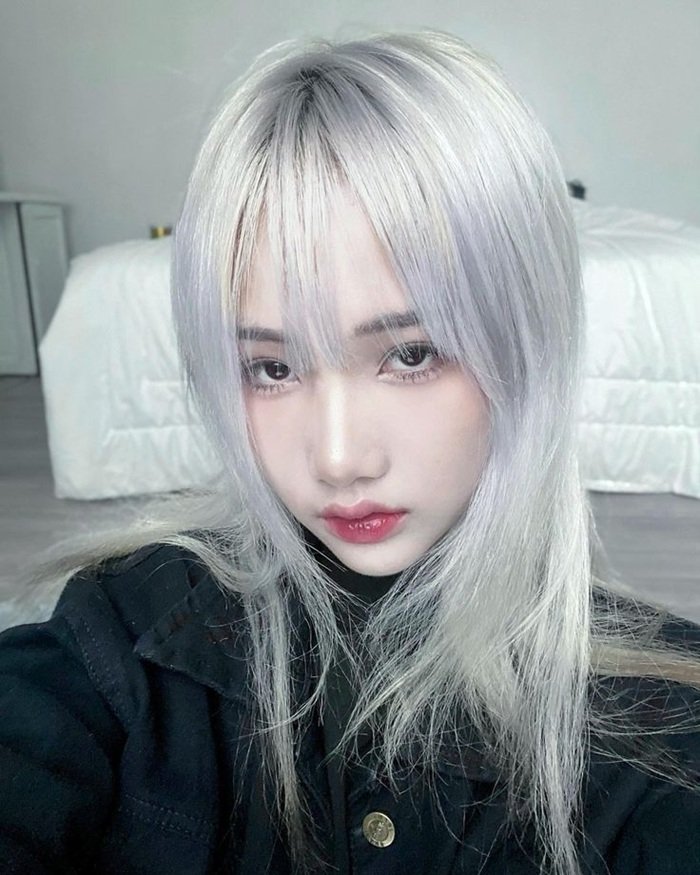 tóc bạch kim nữ