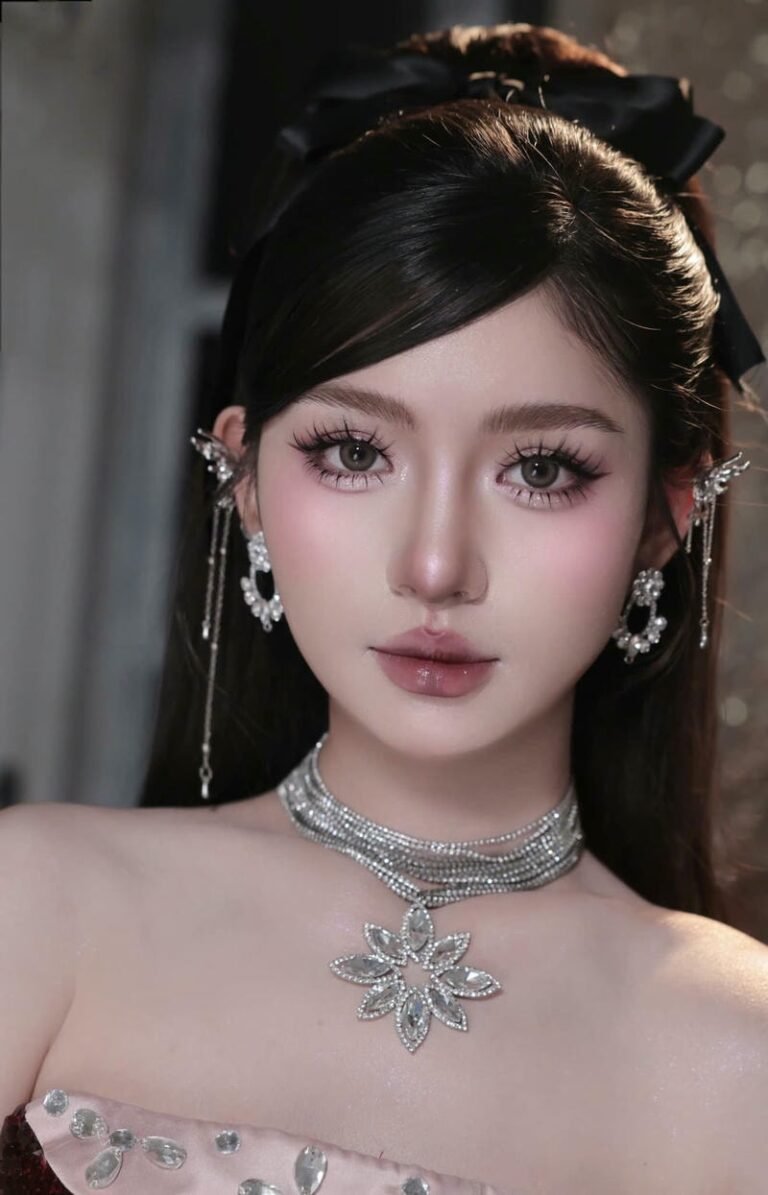 tóc búi dự tiệc