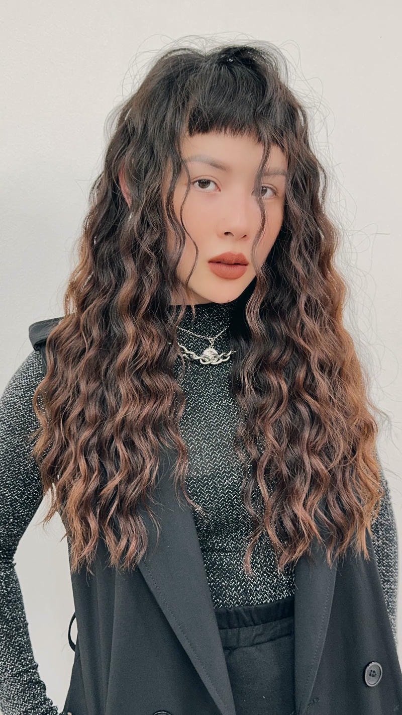 tóc hippie ngắn ngang vai