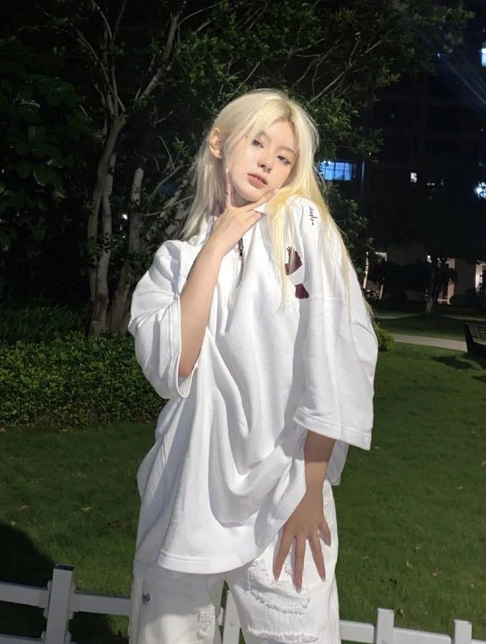 tóc màu bạch kim ánh vàng