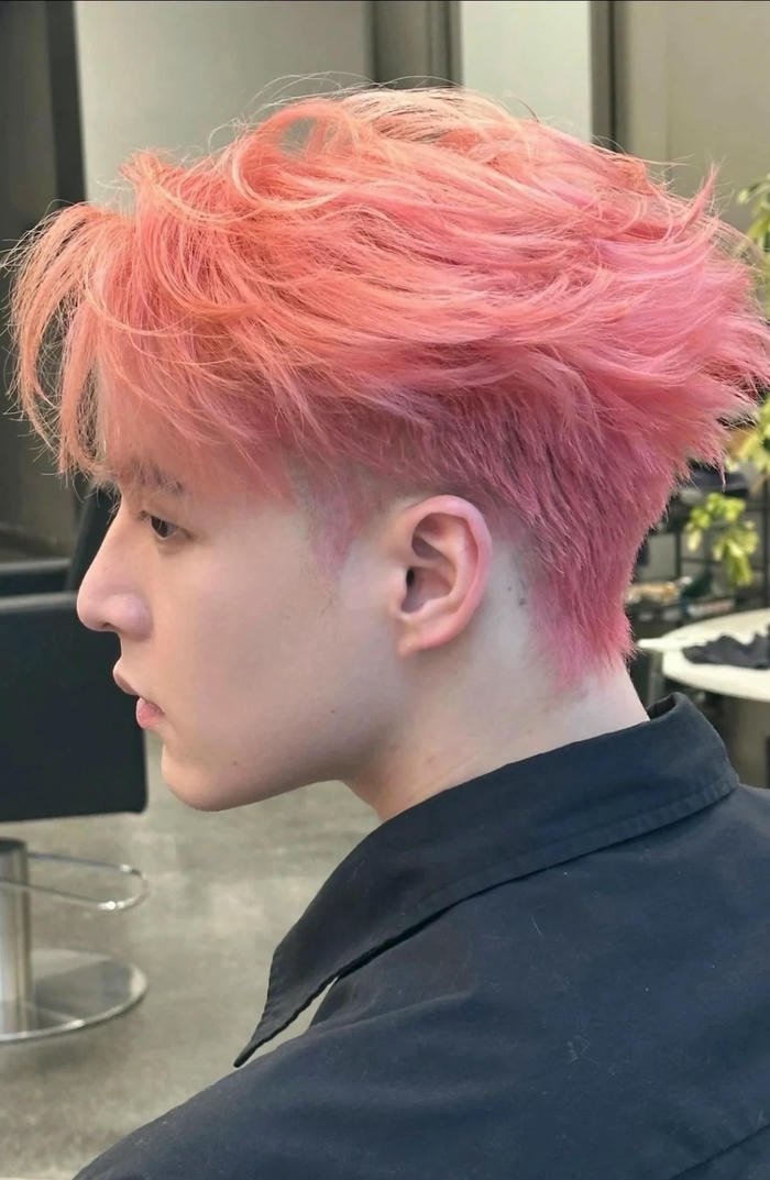 tóc màu hồng nam