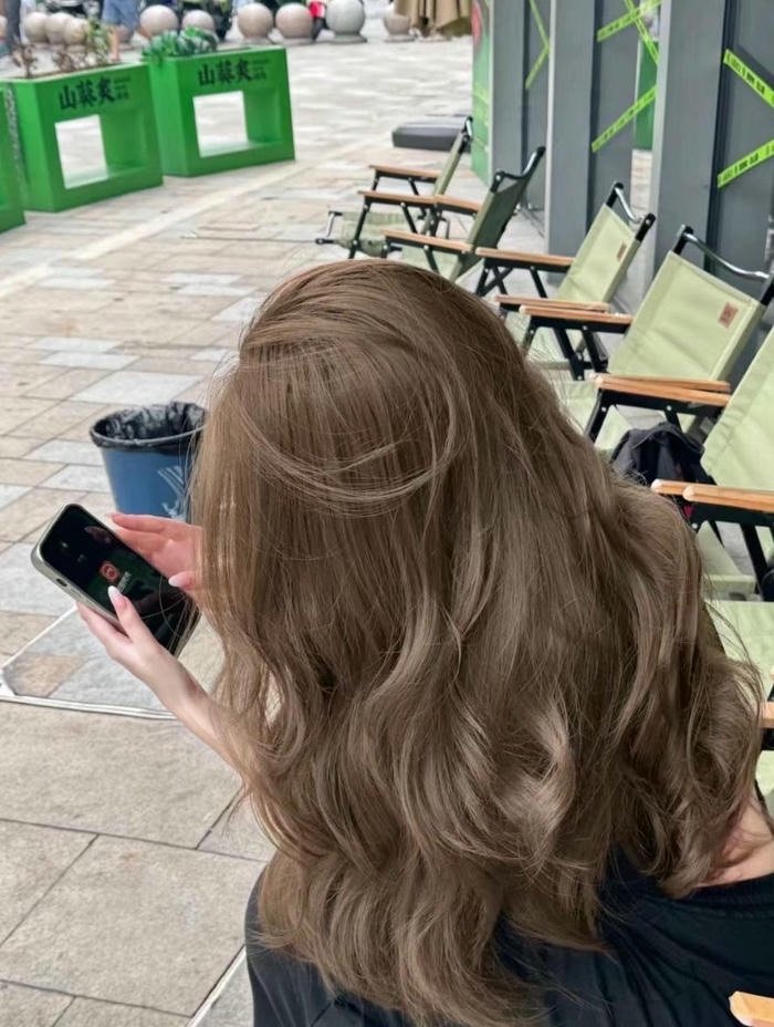 tóc màu nâu trà sữa không tẩy