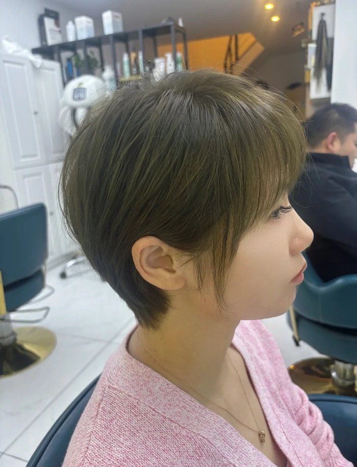 tóc màu xanh rêu khói nữ