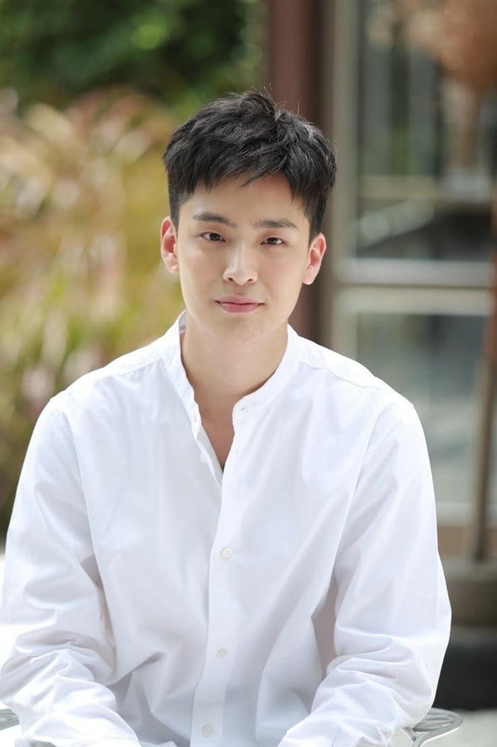 tóc nam ngắn mặt tròn