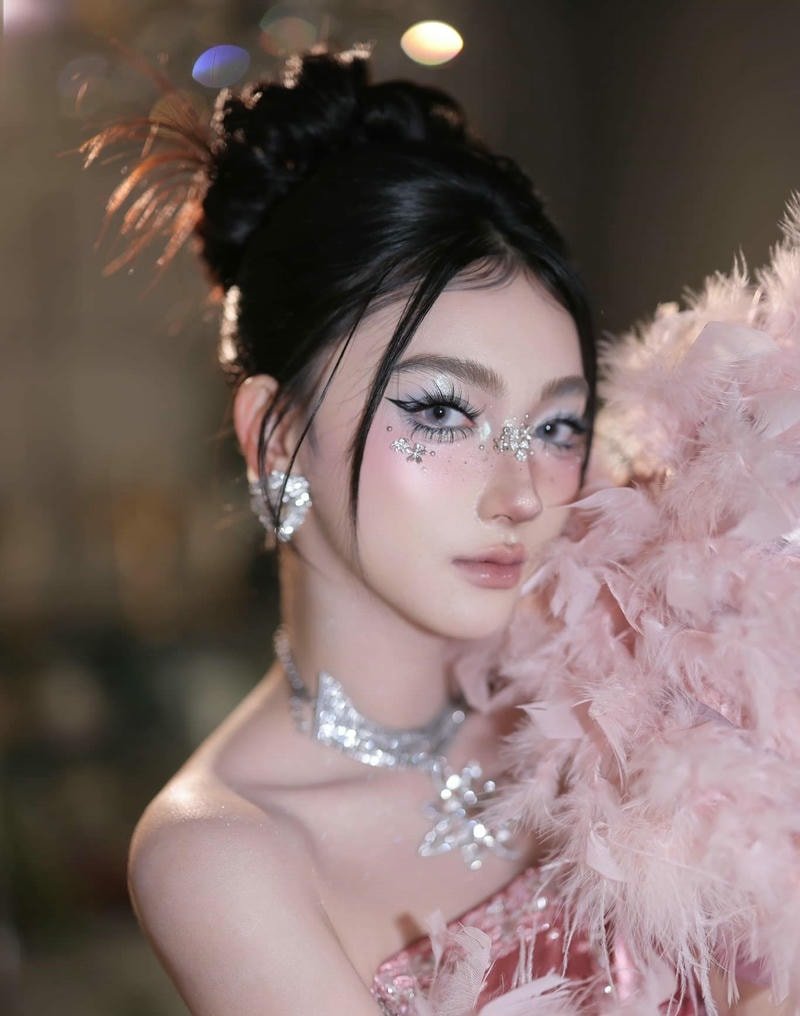 tóc ngắn đi tiệc