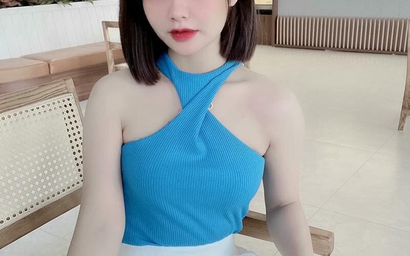 tóc ngắn ngang vai